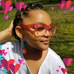 Meet your Posher, Deedee